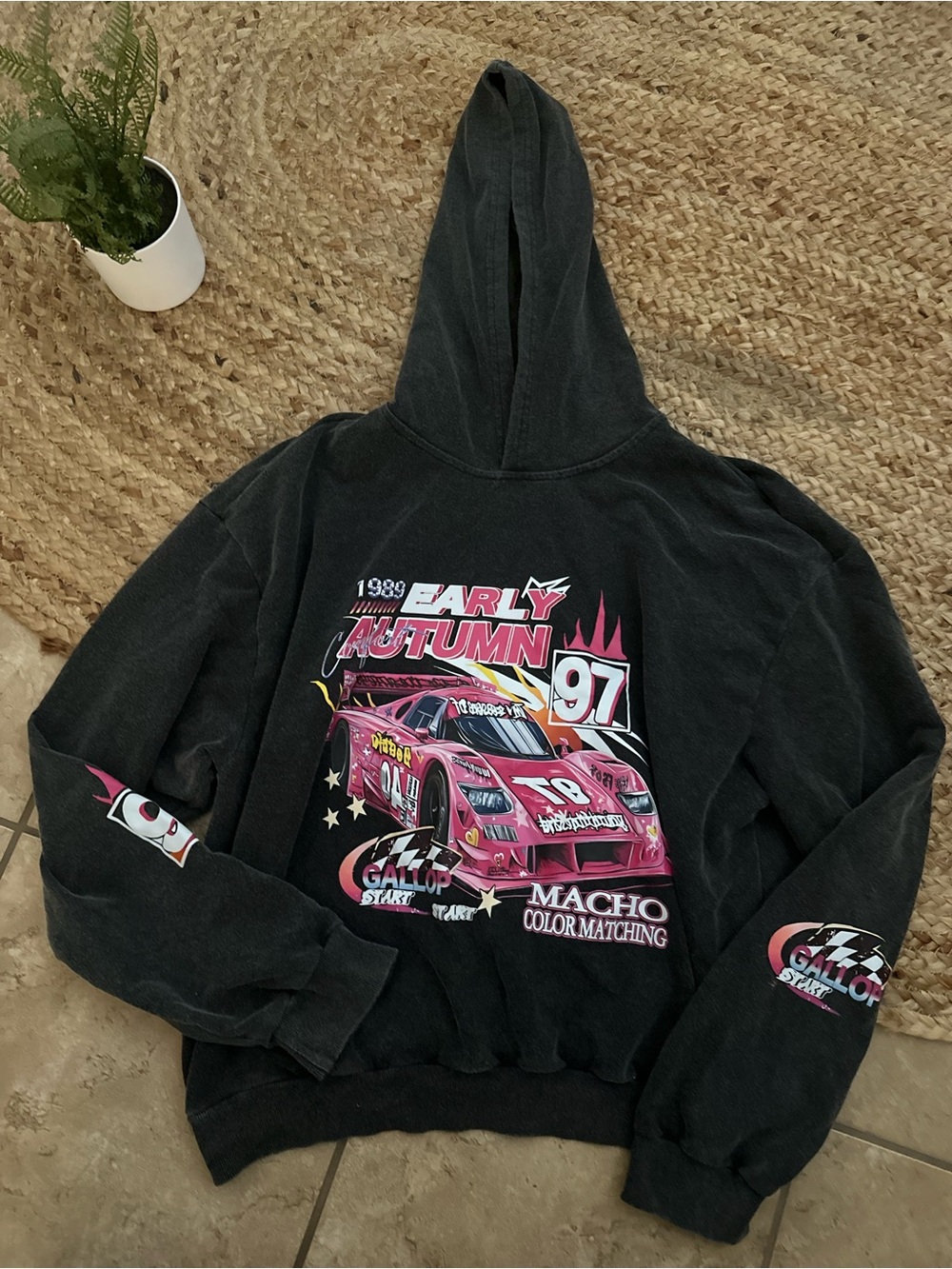 CAR GRAPHIC HOODIE